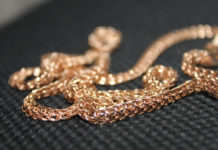 В Туркестане полицейские по «горячим следам» раскрыли кражу золотых изделий на 1,5 млн тенге золото