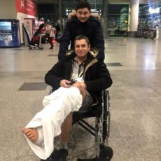 Казахстанцу со сломанной ногой помогли вернуться из Москвы на родину сломал ногу