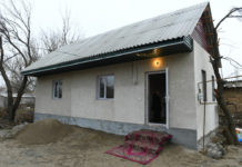 Жительнице села Карасу Сайрамского района вручили ключи от дома