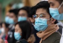 Казахстанцам советуют пить перекись водорода, чтобы убить «моргеллонов, живущих в масках»