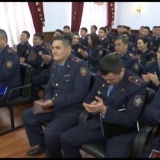 Юному регулировщику из Шымкента подарили велосипед