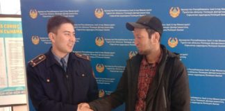 100 тысяч тенге отобрали у жителя Узбекистана в Сарыагашском районе 100 тысяч тенге отобрали у жителя Узбекистана в Сарыагашском районе