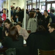 Жрицы любви привели жителя Шымкента на прием к акиму