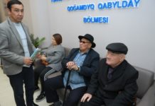 90-летний аксакал благословил Умирзака Шукеева