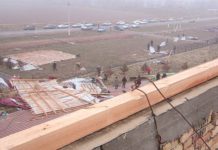 Ученики школы, у которой ветром сорвало крышу, будут учиться в соседнем селе