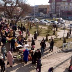 Стихийную торговлю в районе Верхнего рынка не обуздать?