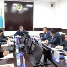 Сотрудники миграционной полиции в ЦОНах вместо оказания услуг занимаются … спортом