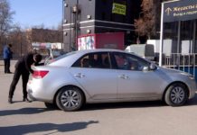 Автомобили на газе не пускают в подземный паркинг шымкентских ТРЦ