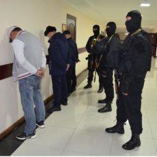 В Туркестане подчиненные вымогали у сотрудника депо один млн тенге взятка, задержание