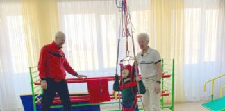 Создатели тренажера Гросс помогли детям с ДЦП из Туркестана