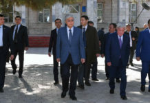 Токаев посоветовал дунганам изучать казахский, русский и родной языки