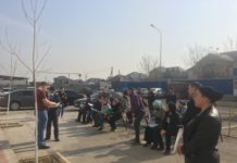 Очередь из ЦОНов переместилась на улицу