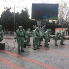 В Шымкенте 120 солдат обработали главную площадь города
