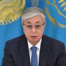 Токаев премирует медиков за работу по выявлению и лечению больных коронавирусом