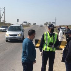 Блок-посты в Туркестанской области: Перед шлагбаумами огромные заторы из машин