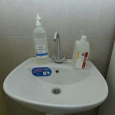 В Аксукенте врачи райбольницы круглосуточно дежурят на железнодорожной станции «Манкент»