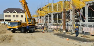 Умирзак Шукеев и Рашид Аюпов посетили строительные площадки Туркестана