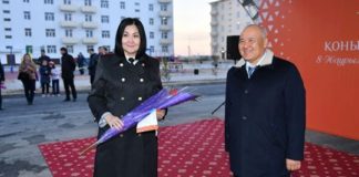 В Туркестане 15 женщин-госслужащих получили служебное жилье