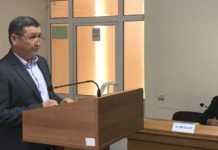 Обвинившая учителя в «клевете» директор школы в Туркестанской области отозвала жалобу суд