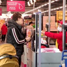 В супермаркетах Шымкента очередей нет, базары работают