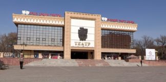 Русский драмтеатр приостановил работу до 15 апреля