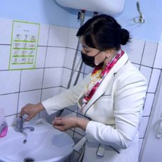 Главный внештатный эпидемиолог Шымкента призывает правильно мыть руки