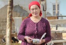 Жительница села Абай затеяла птичий бизнес за счет АСП