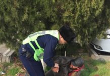 Неравнодушные шымкентцы спасли мужчину