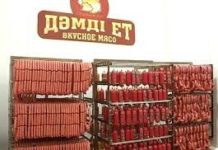 Бизнесмен из Туркестан раздал нуждающимся мясо на 2 млн тенге