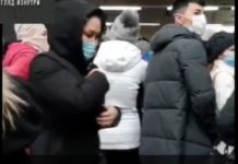 На ЖД вокзале Нур-Султан-1 творится столпотворение около билетных касс