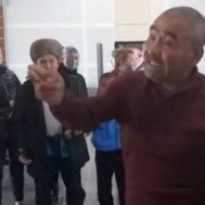 Жители Шымкента хотят объявить голодовку в аэропорту Актау Жители хотят объявить голодовку