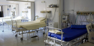 Двоих казахстанцев с коронавирусом перевели из реанимации Реанимация