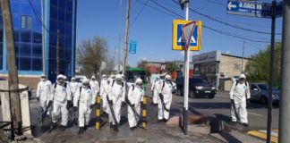 Крупные торговые точки и проспекты Шымкента дезинфицируют Противоэпидемическая обработка