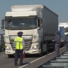 В Туркестанской области задержали нарушителя, не подчинившегося полицейским на блок-посту