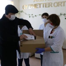 В Тюлькубасском районе бесплатно раздали 4 тысячи медицинских масок раздали медицинские маски