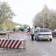 Казахстанцы смогут ездить между городами на личных авто блокпост