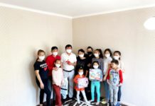 Семье с двенадцатью детьми подарили квартиру бизнесмены Шымкента Семье с двенадцатью детьми подарили квартиру бизнесмены Шымкента