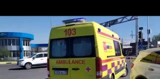 В Шымкенте водитель внедорожника сбил полицейского на посту (видео)