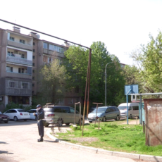 Жители изолированных многоэтажек нуждаются в продуктах