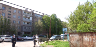 Жители изолированных многоэтажек нуждаются в продуктах