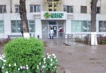 Возле банков в Шымкенте непривычно пусто