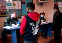 В Шымкенте на специальные сборы в военкоматы пришли добровольцы