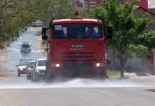 В Шымкенте продолжают дезинфекцию городских улиц