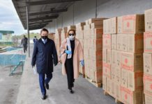 Аким города посетил крупные склады Шымкента