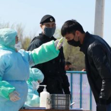 Полицейский Шымкента ответил на вопросы, связанные с режимом ЧП