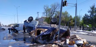 В Шымкенте столкнулись две грузовые ГАЗели, груженные продуктами