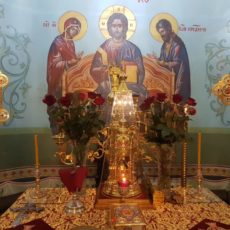 Частицу Благодатного огня минувшей ночью доставили в Шымкент Благодатный огонь