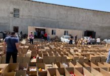 В Шымкенте предприниматель раздал продуктовые наборы вместо ауызашара