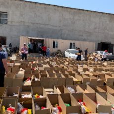 В Шымкенте предприниматель раздал продуктовые наборы вместо ауызашара