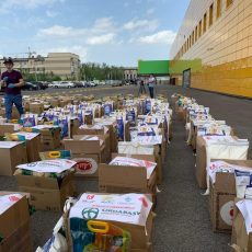 400 нуждающихся семей получили продукты питания